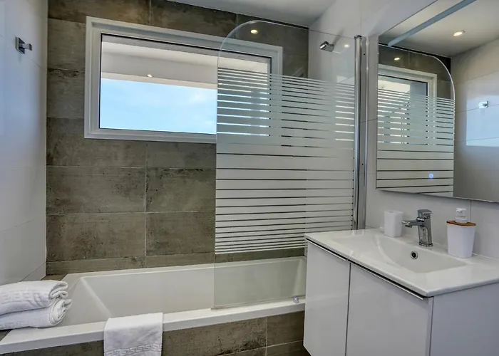 Camacho Bed & Breakfast 4*