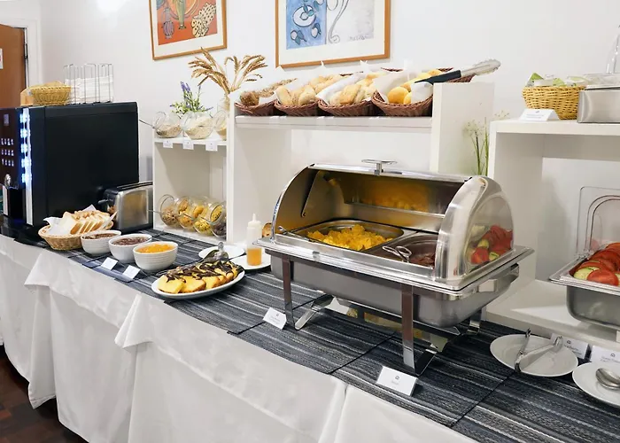 לינה וארוחת בוקר Camacho